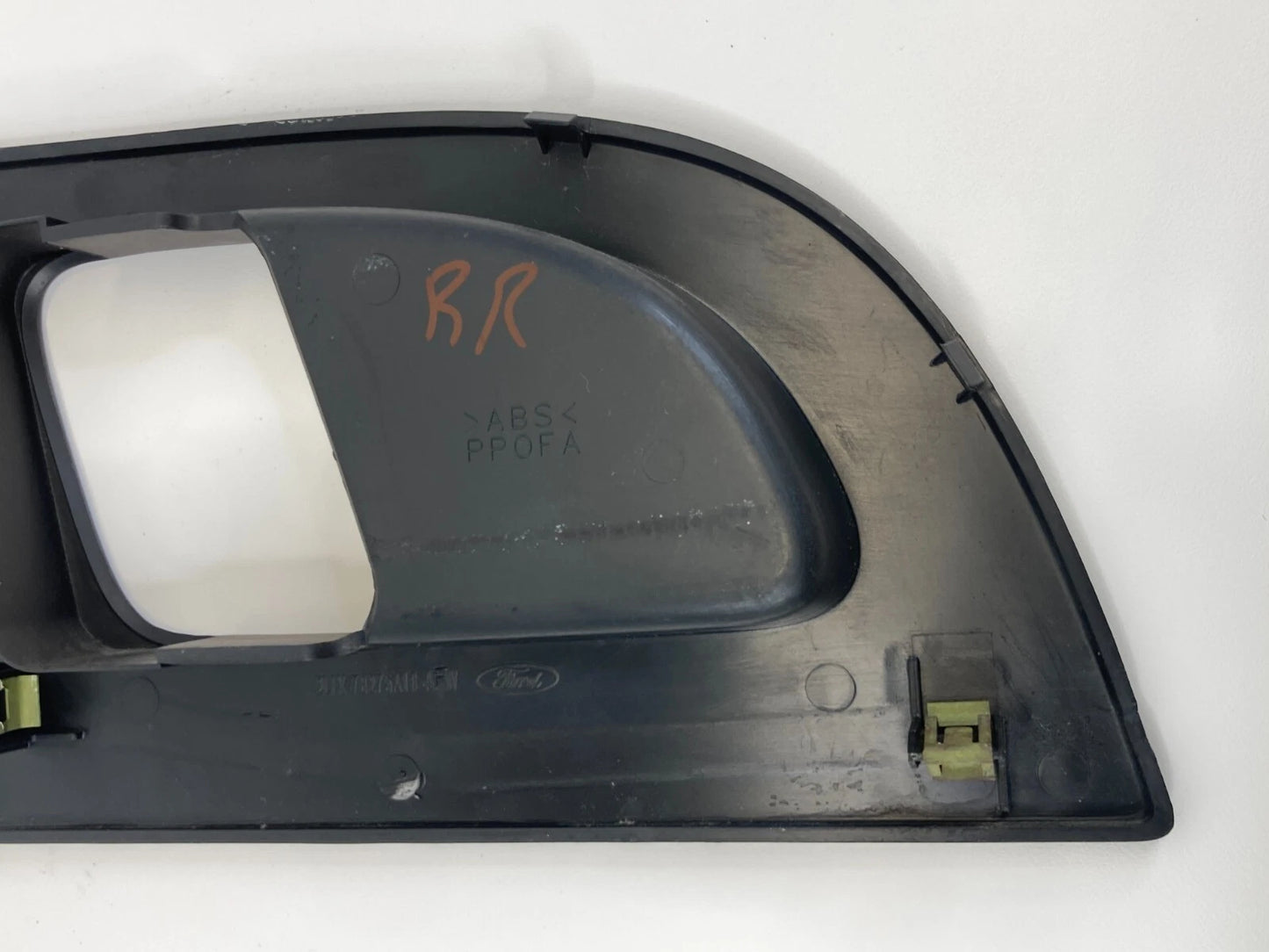 2003-2006 FORD EXPEDITION REAR RIGHT SIDE INTERIOR DOOR HANDLE COVER BEZEL OEM