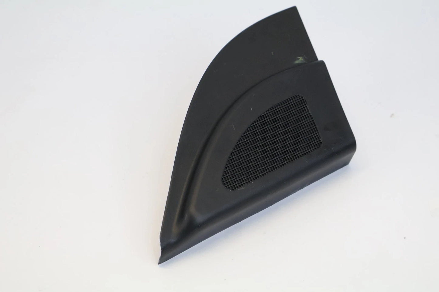 12-17 HYUNDAI ACCENT FRONT LH DOOR INNER CORNER COVER TRIM PANEL 876501R020 OEM