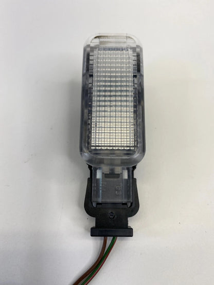 2006-2013 AUDI A3 GLOVE BOX INTERIOR COURTESY LIGHT LAMP ASSEMBLY 893971632 OEM