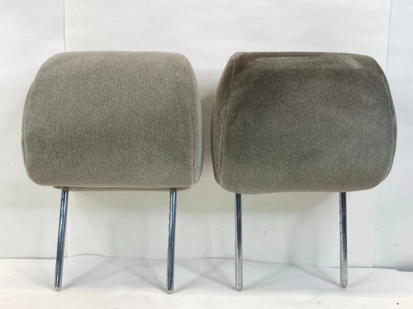 2003-2008 TOYOTA COROLLA FRONT LEFT & RIGHT SEAT HEADREST HEAD REST SET PAIR OEM