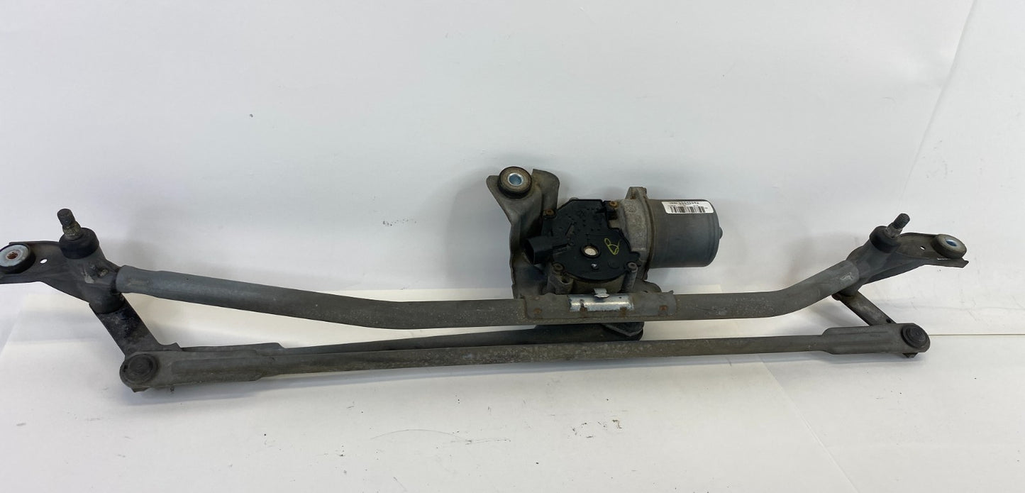 2007-2014 GMC Yukon Front Windshield Wiper Motor w/ Linkage 15846942 OEM