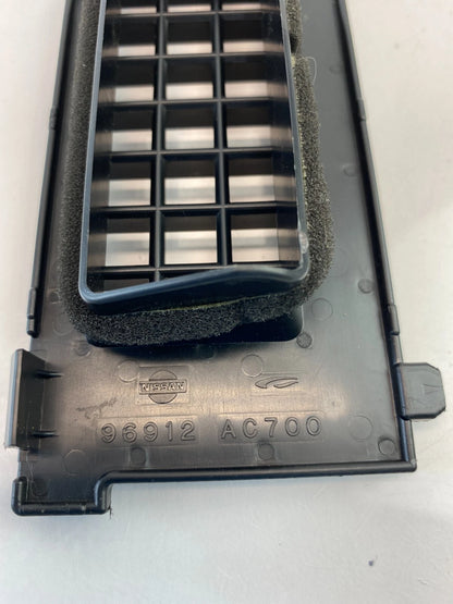 2005 2006 INFINITI G35 REAR CENTER CONSOLE INNER AC VENT GRILLE COVER 96912AC700