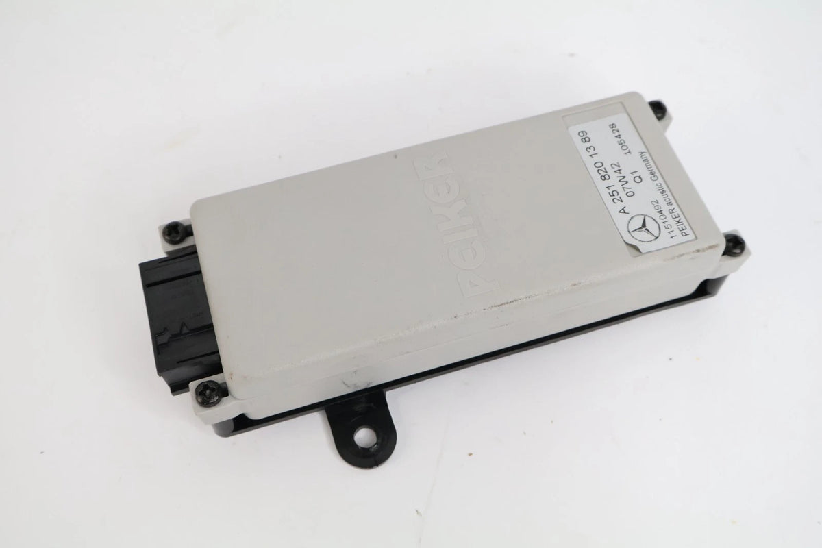 2006-2012 MERCEDES W251 R350 RADIO ANTENNA AMPLIFIER MODULE OEM A2518201389