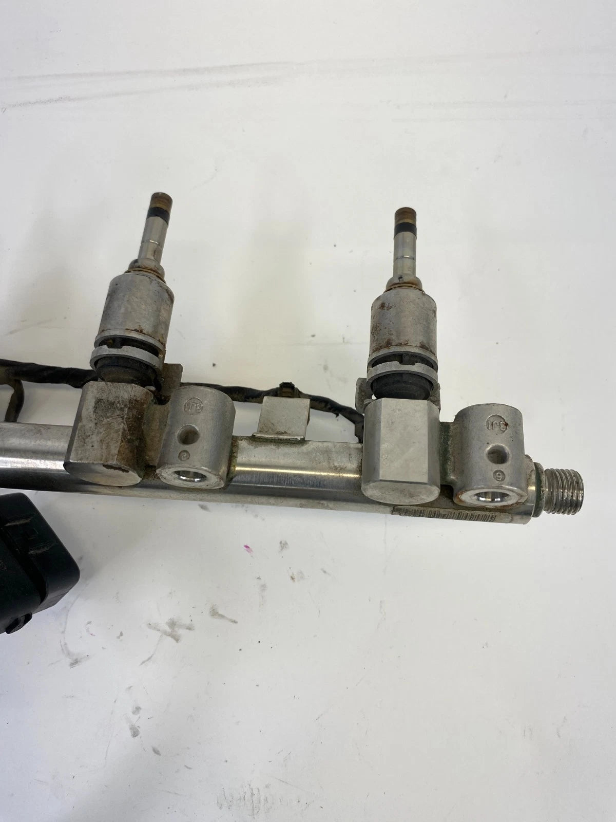 2012-2016 Kia Soul 1.6L L4 Fuel Injector Set W/ Rail 35350-2B110 OEM