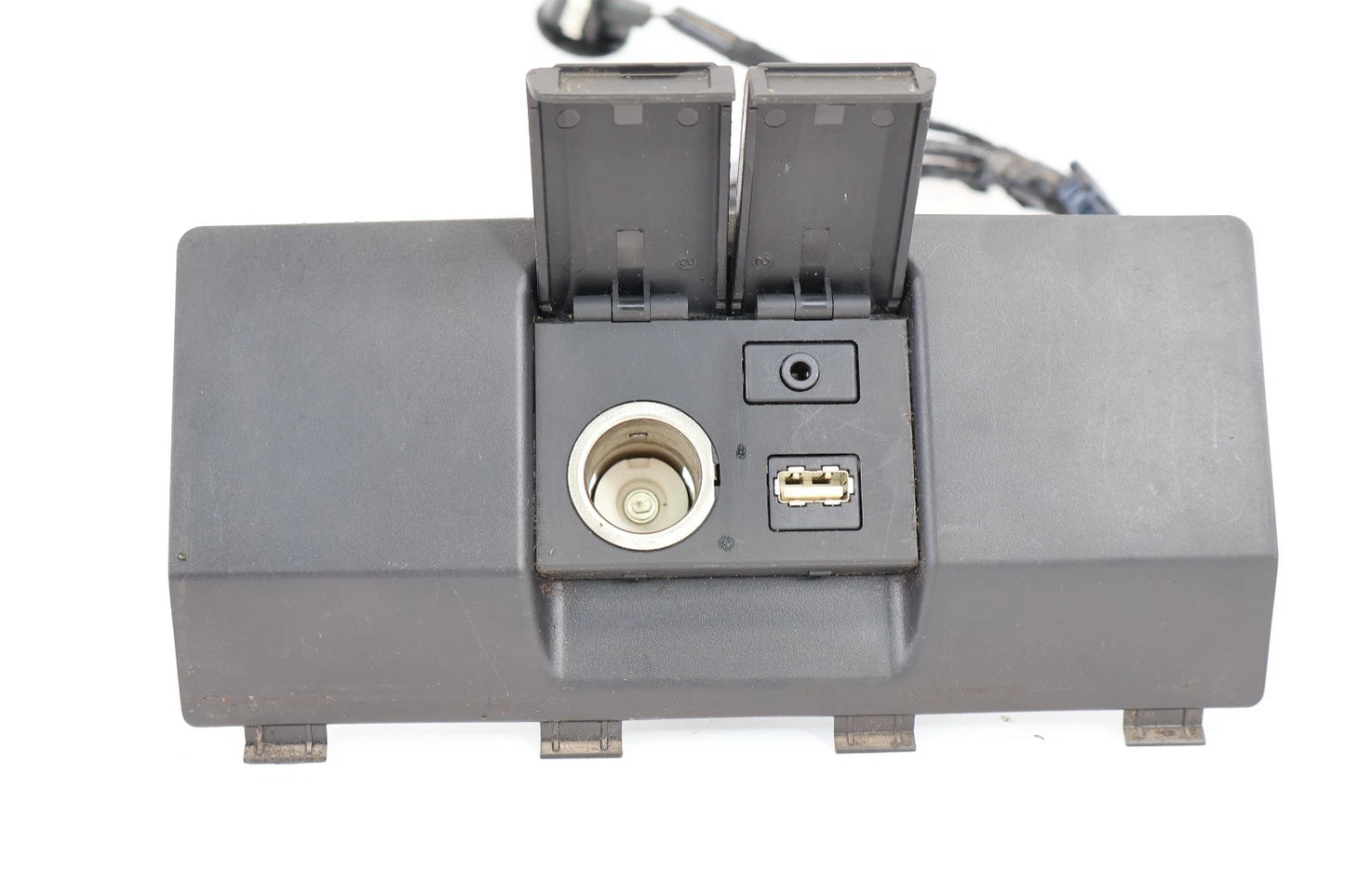 16-18 HONDA PILOT CENTER CONSOLE USB AUXILIARY CONNECTOR & POWER OUTLET PANEL