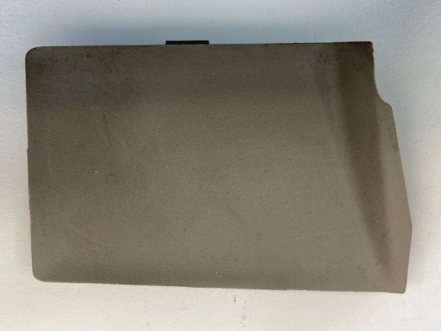 2008-2011 FORD FOCUS REAR LEFT DOOR HANDLE BEZEL SCREW COVER TRIM 8L84-7822621-A