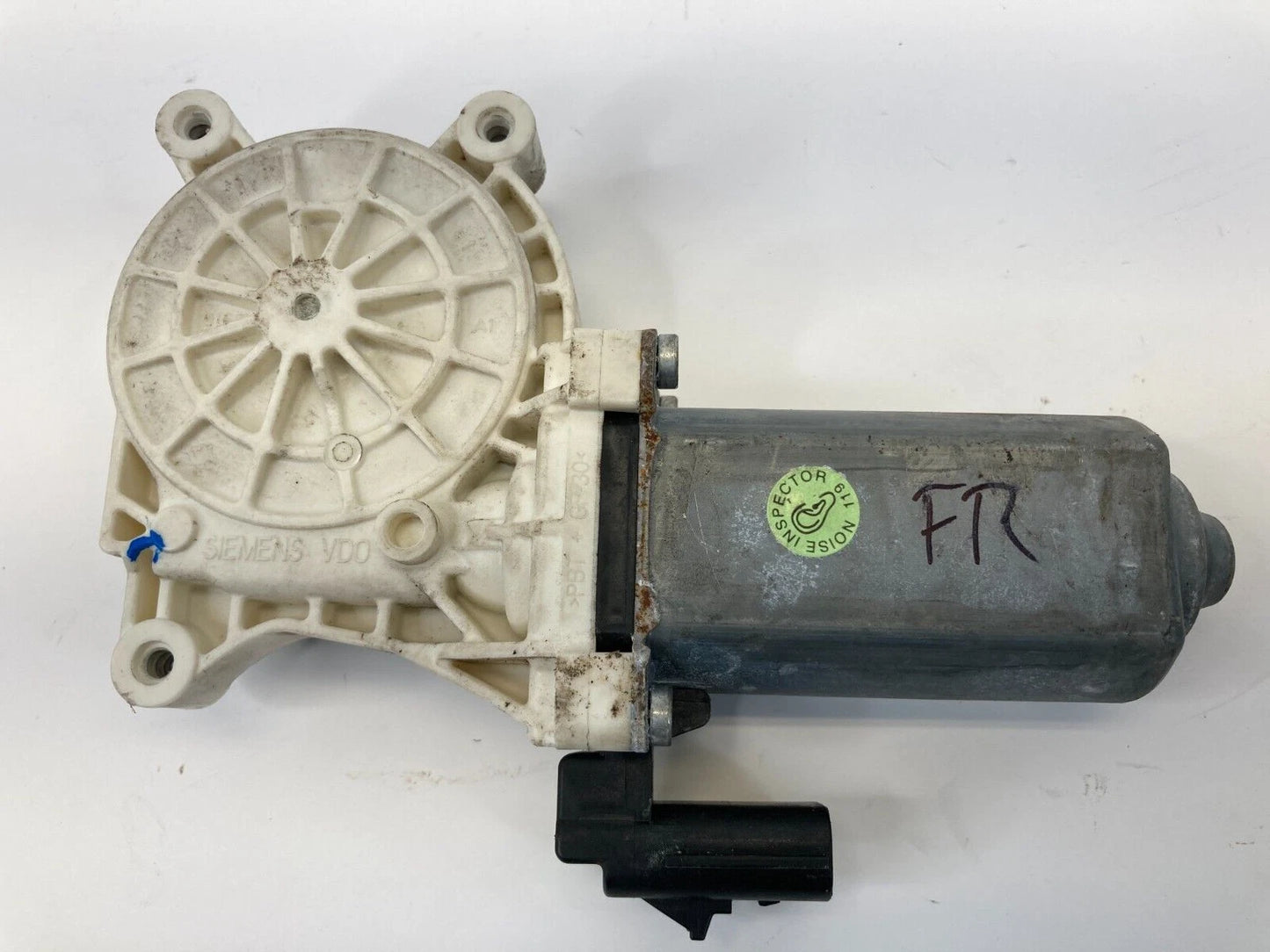 05-10 CHRYSLER 300 FRONT RIGHT PASSENGER SIDE DOOR WINDOW MOTOR 994665-102 OEM