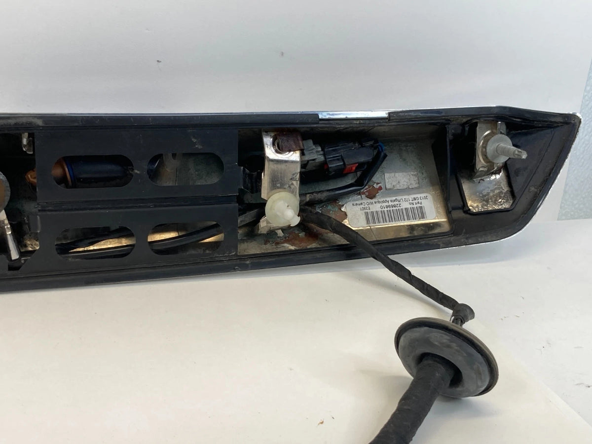 2010-2015 CHEVY EQUINOX LIFTGATE CHROME APPLIQUE MOLDING W/O CAMERA 22869810 OEM
