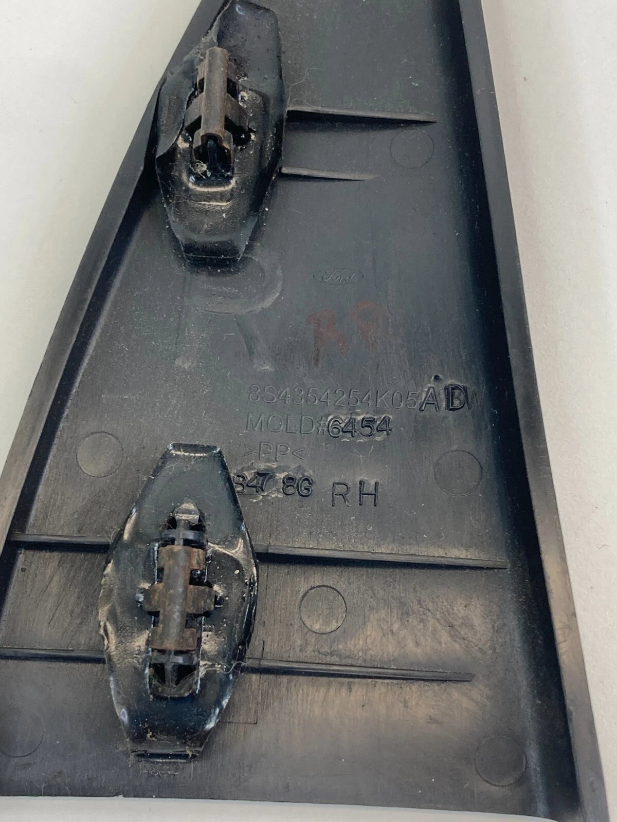 08-11 FORD FOCUS REAR RIGHT SIDE INNER CORNER COVER TRIM MOLDING 8S4354254K05