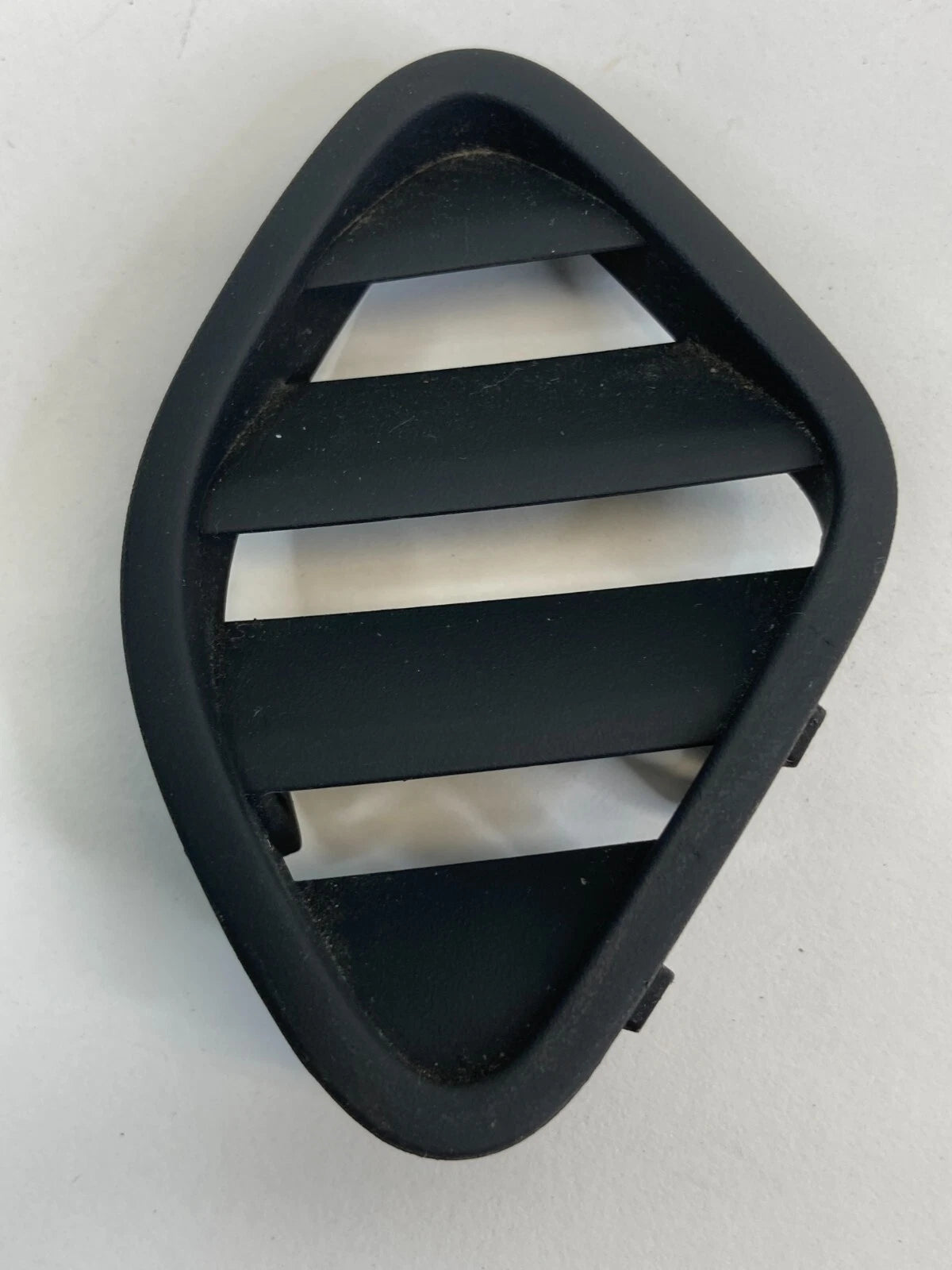 2013-2015 CHEVROLET MALIBU 4-DR DASH LEFT AC AIR VENT DEFROSTER GRILLE 20758338