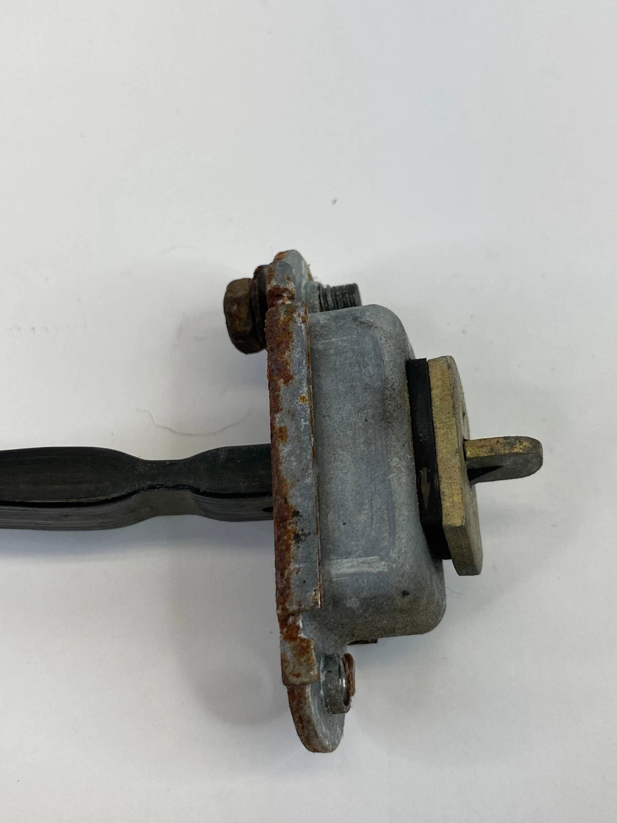 2005-2015 NISSAN XTERRA REAR RIGHT SIDE DOOR CHECK STOP STOPPER DETENT OEM