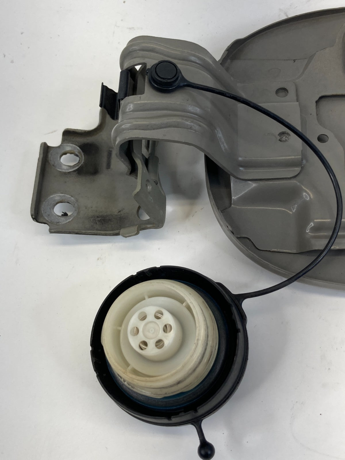 05 06 07 08 Honda Pilot Fuel Filler Tank Door Gas Lid Cover Cap W/ Tank Cap OEM