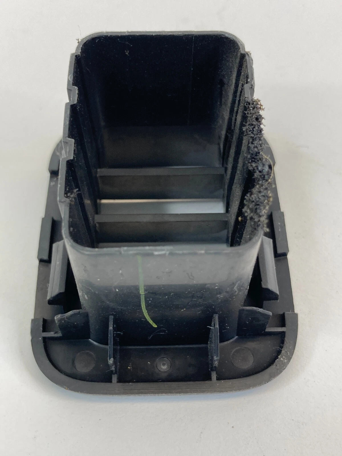 09-12 CHEVROLET TRAVERSE LOWER CENTER CONSOLE A/C AIR VENT DUCT GRILLE OUTLET