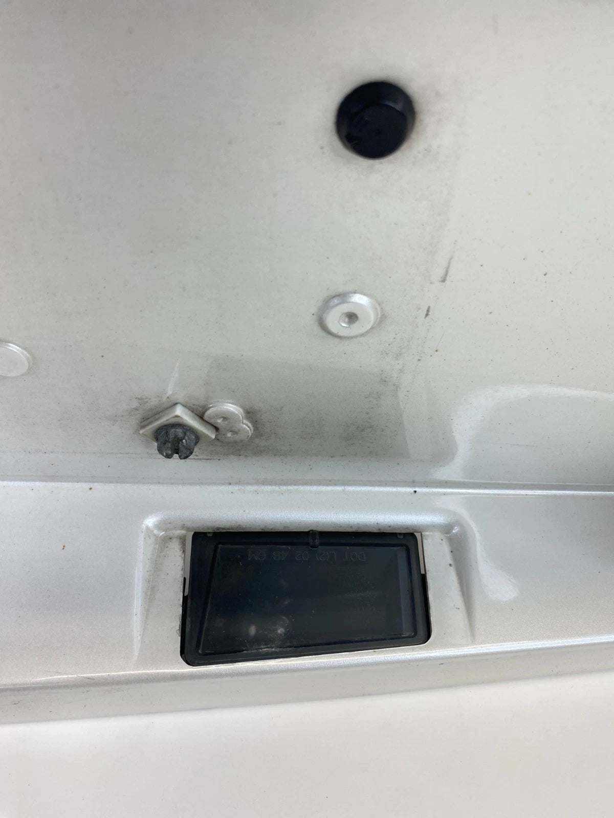 04-09 CADILLAC SRX TRUNK LID LICENSE PLATE HOLDER W/ BACKUP LIGHT LAMP 10387217