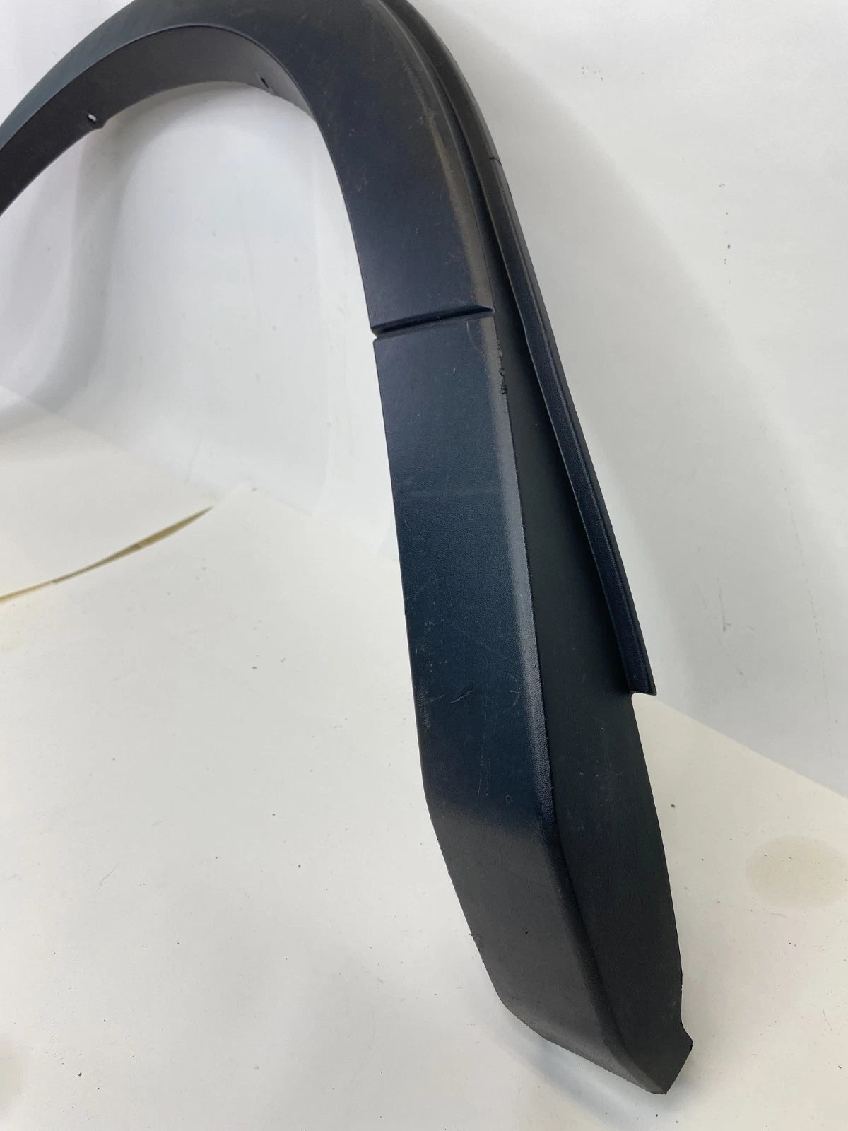 2013-2019 FORD INTERCEPTOR SUV REAR RIGHT SIDE QUARTER WHEEL OPENING MOLDING