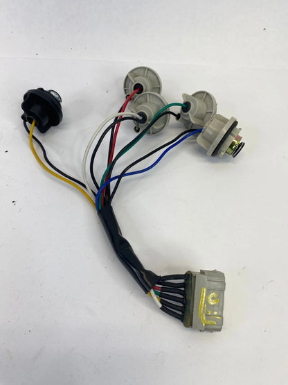1999-2005 VW JETTA REAR TAIL LIGHT BULB SOCKET CONNECTOR WIRING HARNESS PLUG OEM
