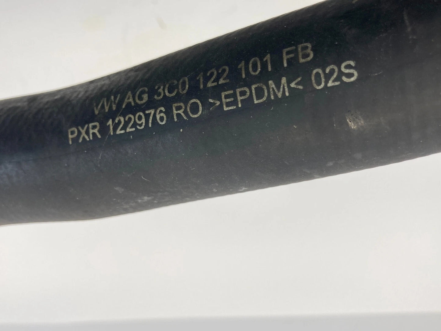 2009-2017 VOLKSWAGEN CC 2.0L TURBO UPPER RADIATOR COOLANT HOSE 3C0-122-101-FB