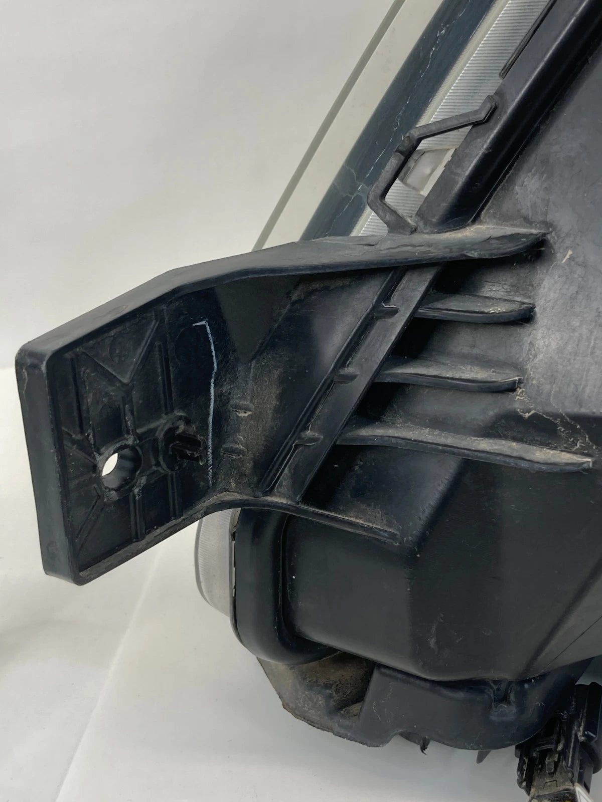 2013-2015 EXPLORER INTERCEPTOR UTILITY RIGHT SIDE HEADLIGHT HEADLAMP HALOGEN OEM