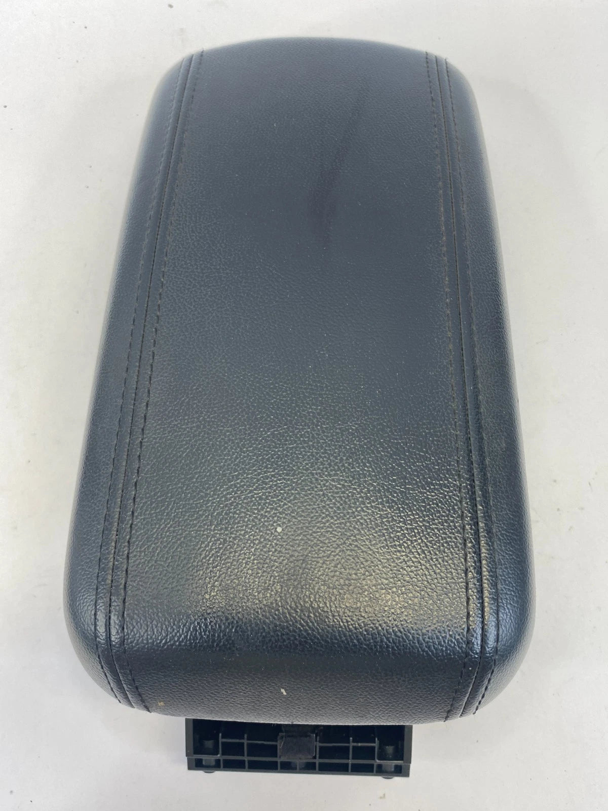 2010-2013 KIA FORTE CENTER CONSOLE ARMREST ARM REST TOP LID COVER ASSY OEM