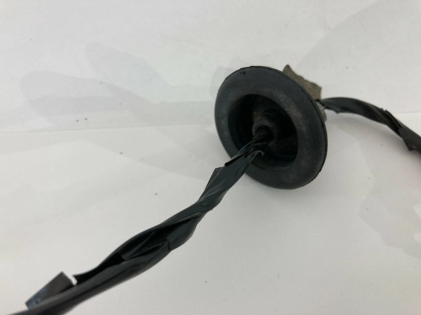 2002-2006 GMC ENVOY XL CHEVROLET TRAILBLAZER TAILLIGHT CIRCUIT BOARD PLUG WIRE