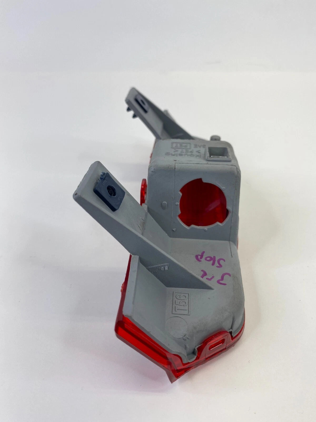 2004 2005 TOYOTA RAV4 REAR HIGH MOUNT THIRD 3RD BRAKE STOP LIGHT LAMP OEM