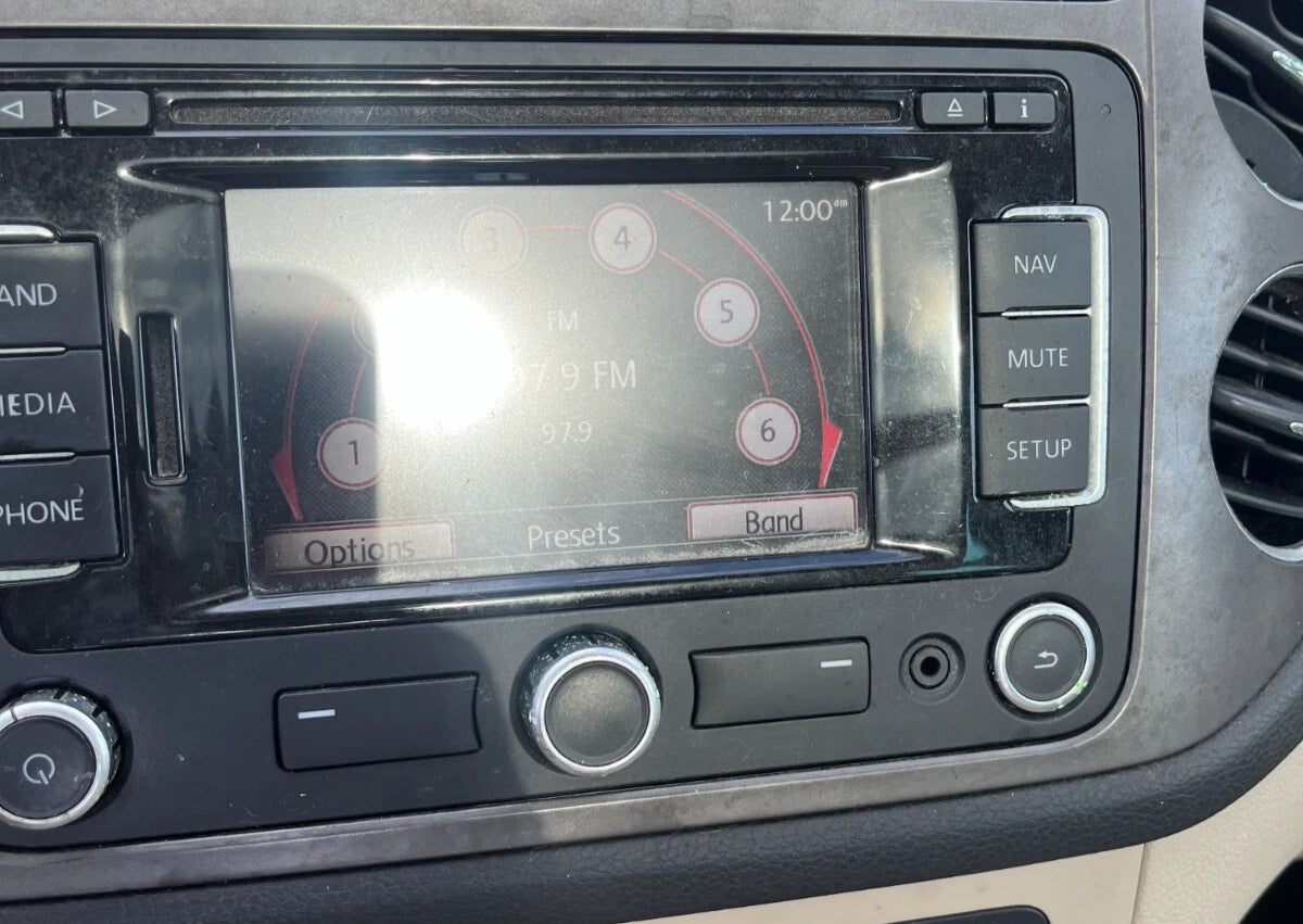 2009-2011 VOLKSWAGEN TIGUAN TOUCH SCREEN NAVIGATION RECEIVER RADIO 1K0-035-274