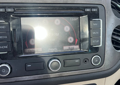 2009-2011 VOLKSWAGEN TIGUAN TOUCH SCREEN NAVIGATION RECEIVER RADIO 1K0-035-274