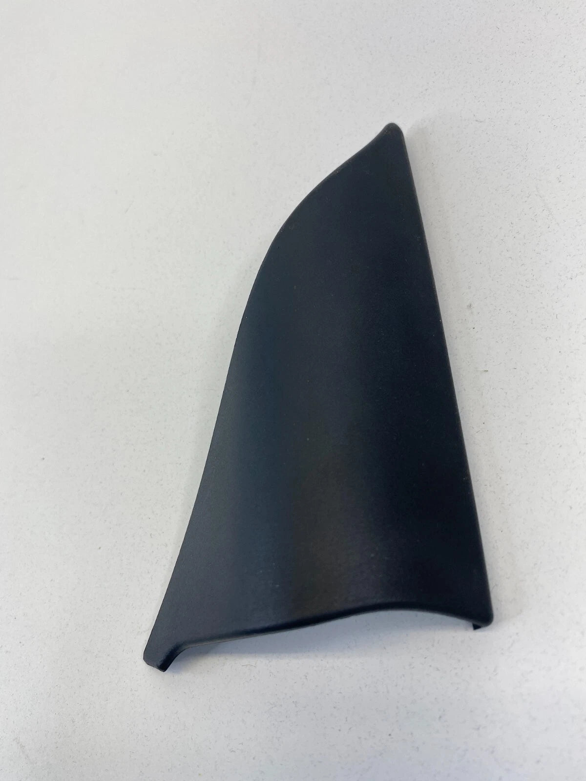 05-11 A6 QUATTRO 06-11 AUDI A6 REAR LEFT DOOR WINDOW CORNER COVER 4F0857569 OEM