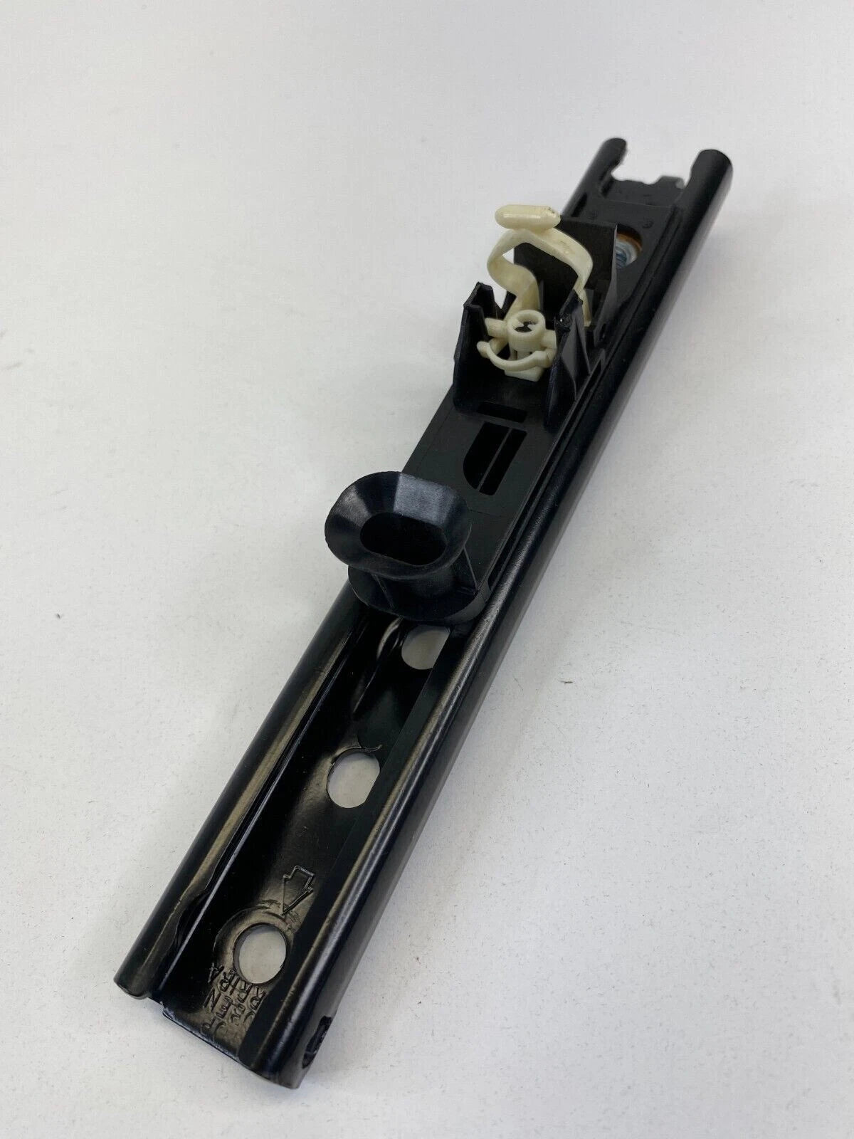 2002-2006 MINI COOPER FRONT RIGHT PASSENGER SEAT BELT HEIGHT ADJUSTMENT ADJUSTER