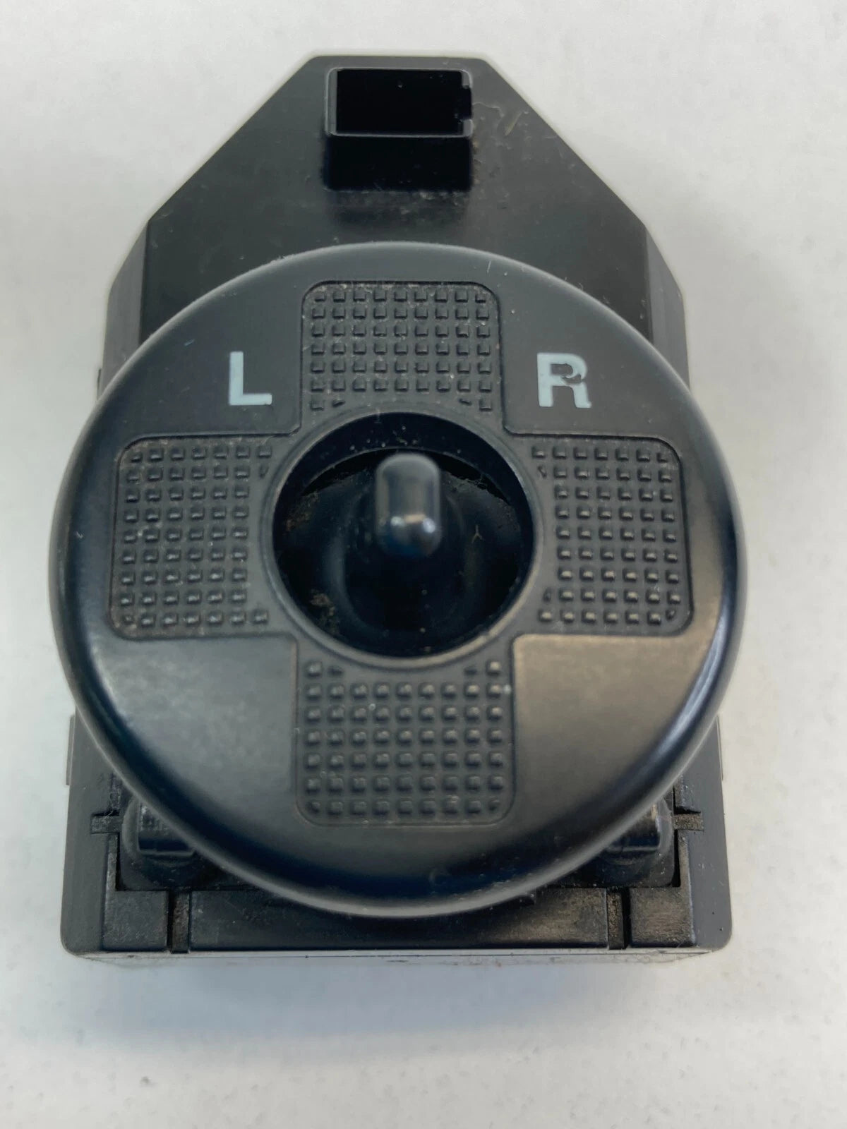 2005 06 07 08 09 2010 KIA SPORTAGE MIRROR ADJUSTER CONTROL SWITCH BUTTON OEM