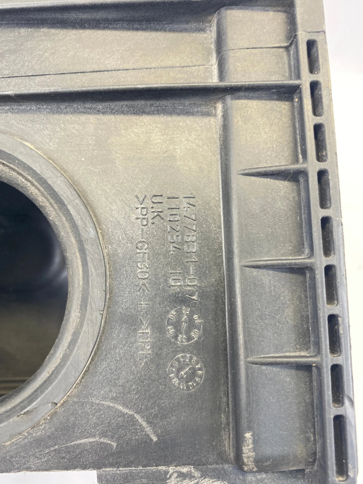 2005-2008 MINI COOPER ENGINE AIR CLEANER FILTER BOX LOWER HOUSING OEM 1477831-07