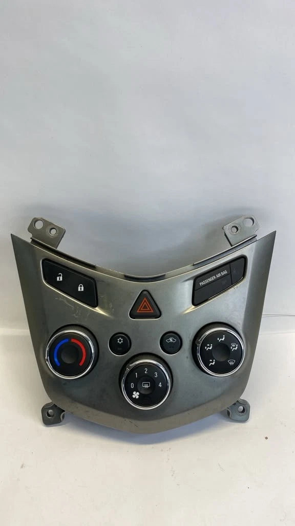 2013 2014 CHEVROLET SONIC HVAC HEATER TEMP CLIMATE CONTROL SWITCH PANEL 95332699
