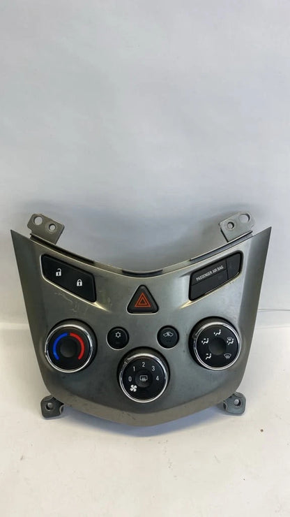 2013 2014 CHEVROLET SONIC HVAC HEATER TEMP CLIMATE CONTROL SWITCH PANEL 95332699