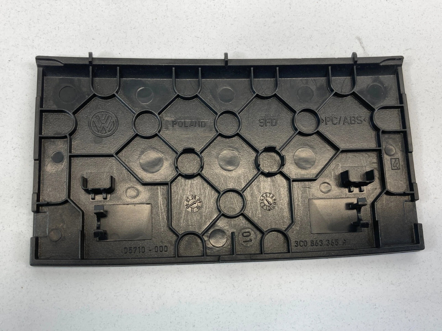 2006-2010 VOLKSWAGEN PASSAT 09-17 CC REAR CENTER CONSOLE TRIM COVER 3C0-863-365
