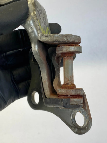 2004-2010 TOYOTA SIENNA REAR LEFT DOOR MIDDLE SLIDING HINGE ROLLER RAIL UNIT OEM