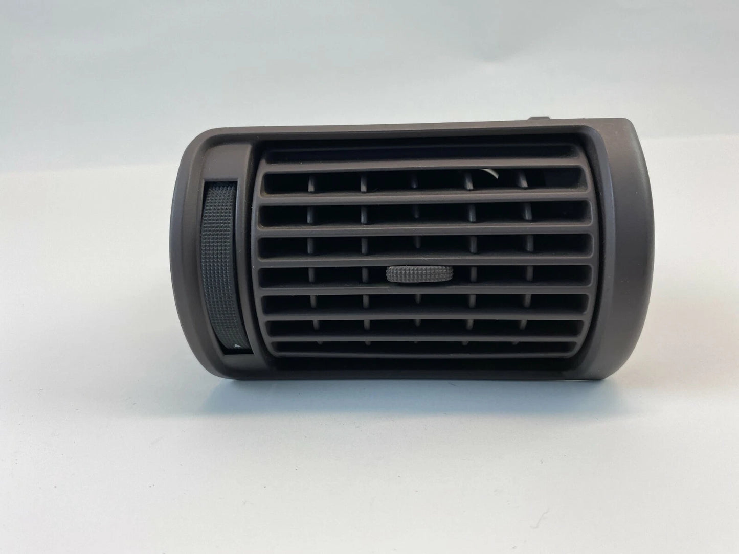 96-01 AUDI A4 QUATTRO RIGHT PASSENGER DASH AC AIR VENT GRILL DUCT OUTLET RH OEM