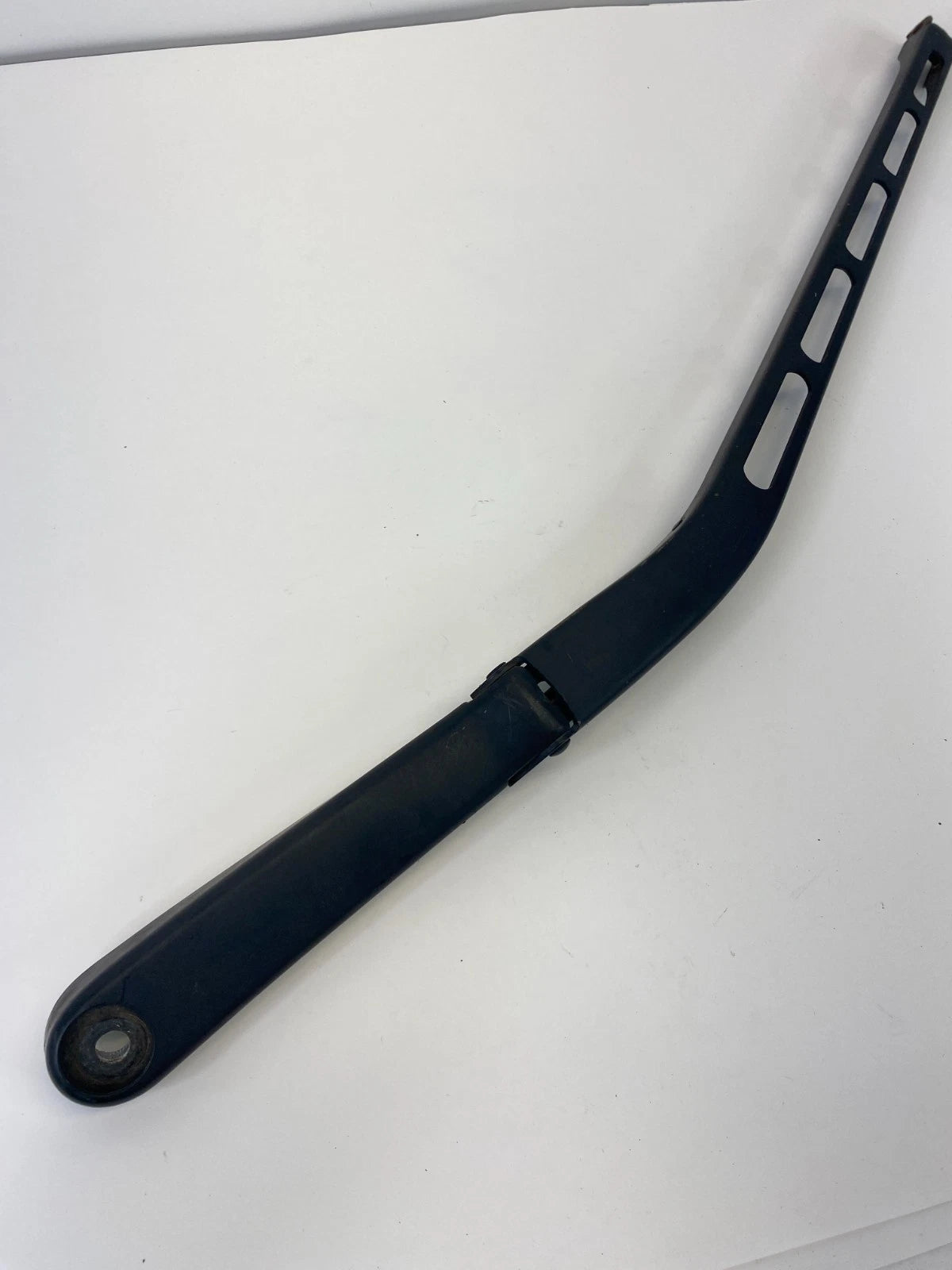 2001-2005 MERCEDES-BENZ C240 C320 W203 FRONT LEFT LH DRIVER SIDE WIPER ARM OEM