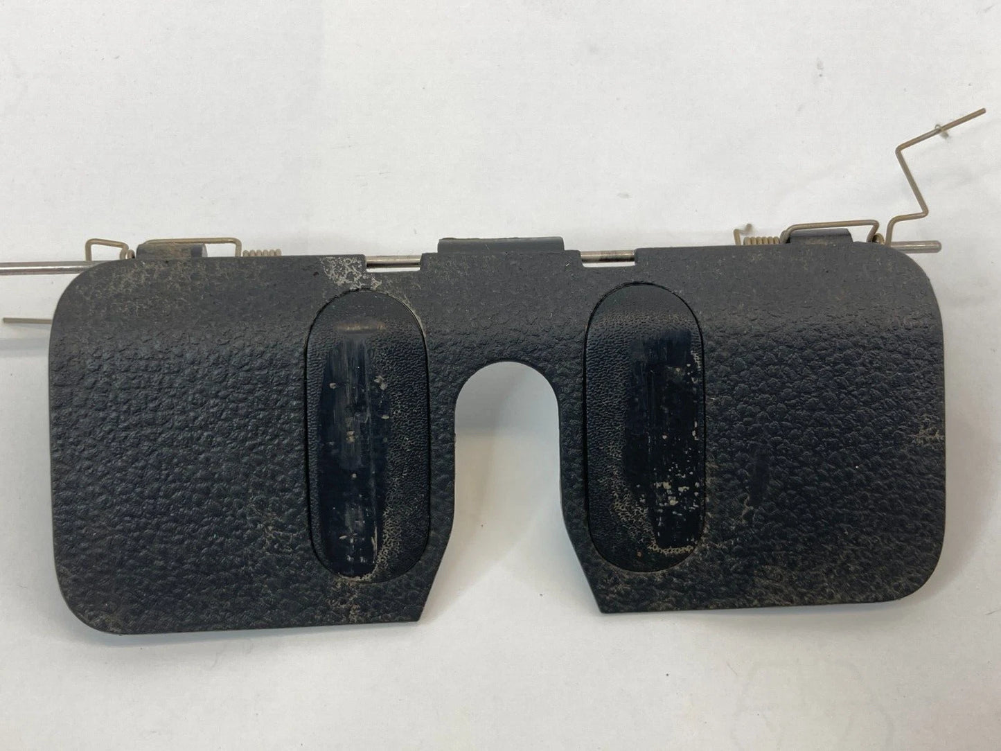2009-2017 VOLKSWAGEN TIGUAN TRUNK HATCH LATCH TRIM FLAP COVER 5N0-863-988 OEM