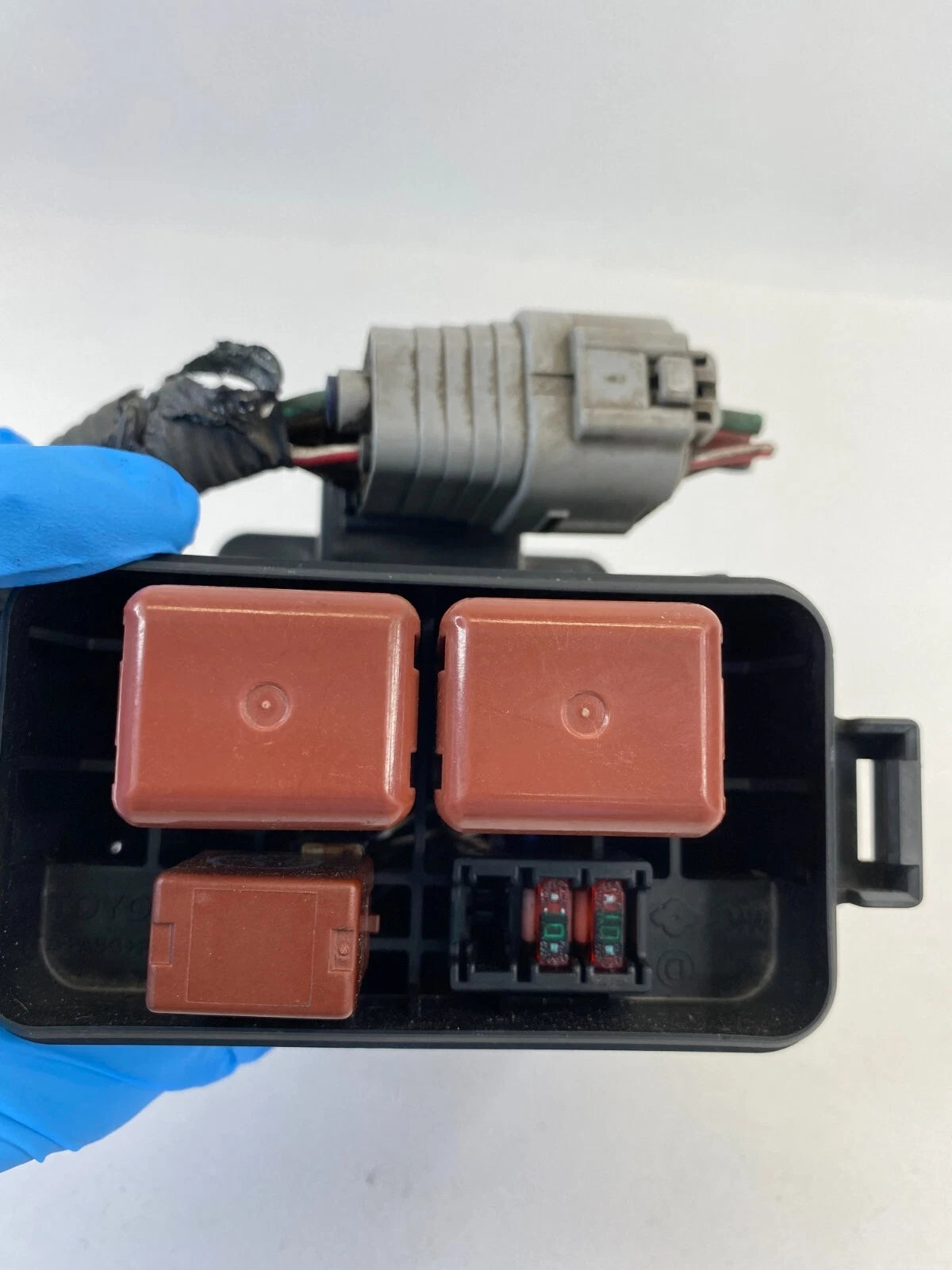 2000-2004 TOYOTA AVALON SMALL ENGINE BAY FUSE RELAY BLOCK BOX UNIT OEM FACTORY