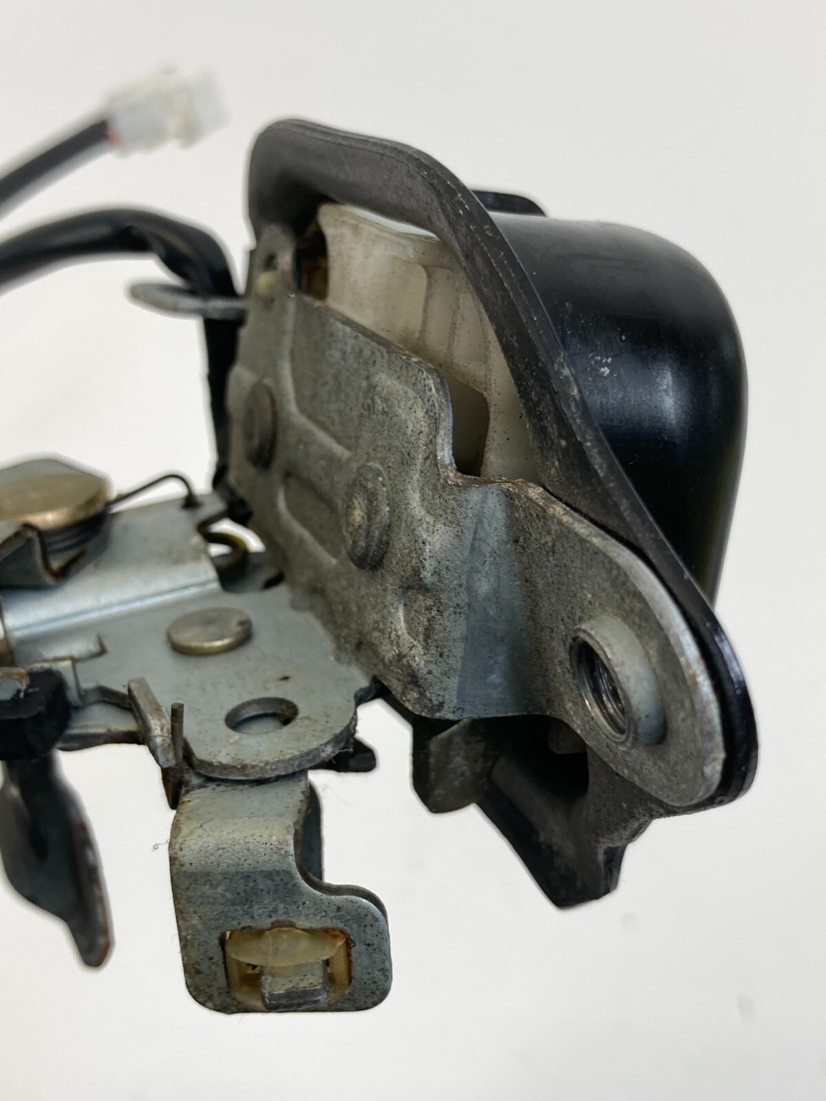 1996-2002 Nissan Pathfinder Rear Door Tailgate Trunk Lock Latch Assembly OEM