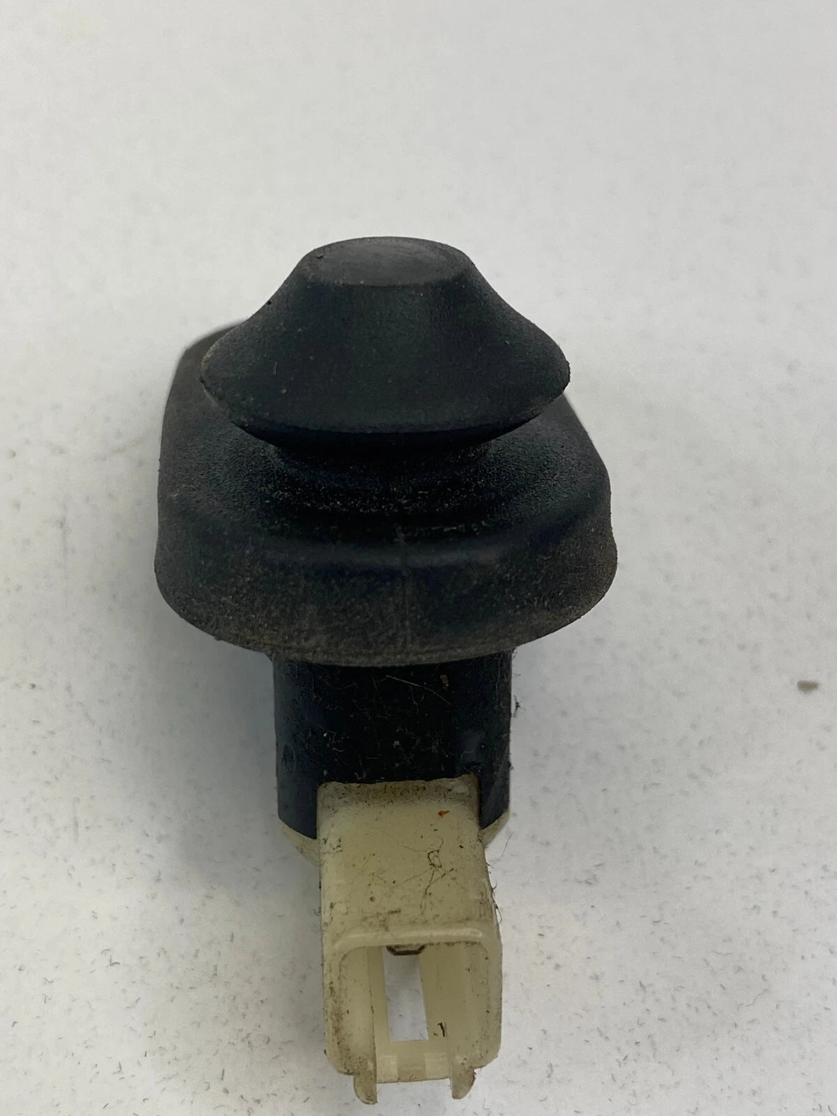 97-01 TOYOTA CAMRY REAR LEFT DRIVER SIDE DOOR LIGHT AJAR JAMB SENSOR SWITCH