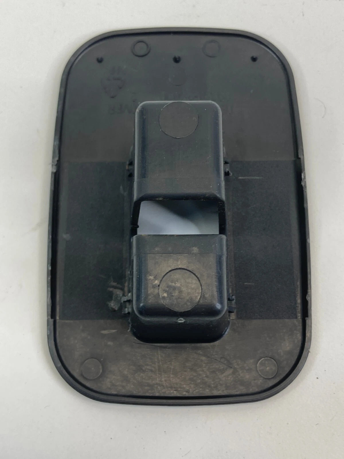 2010 2011 KIA SOUL REAR DECK CHILD ANCHOR CAP LID TRIM BEZEL 89391-2K020