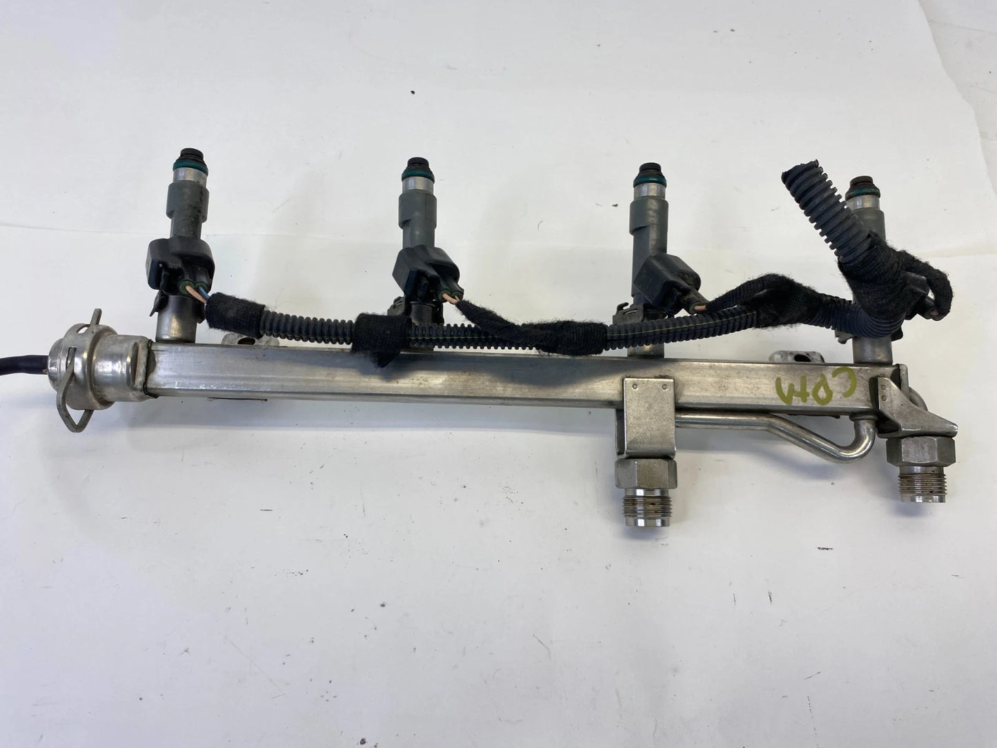 07 08 09 10 11 SAAB 9-3 93 ENGINE FUEL INJECTOR INJECTION RAIL 55556681 OEM