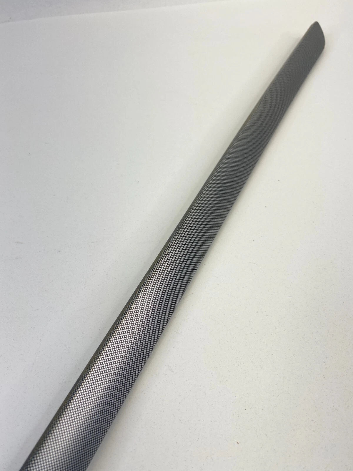 2005-2009 VOLKSWAGEN JETTA FRONT RIGHT PASSENGER DOOR TRIM MOLDING 1K4-867-440