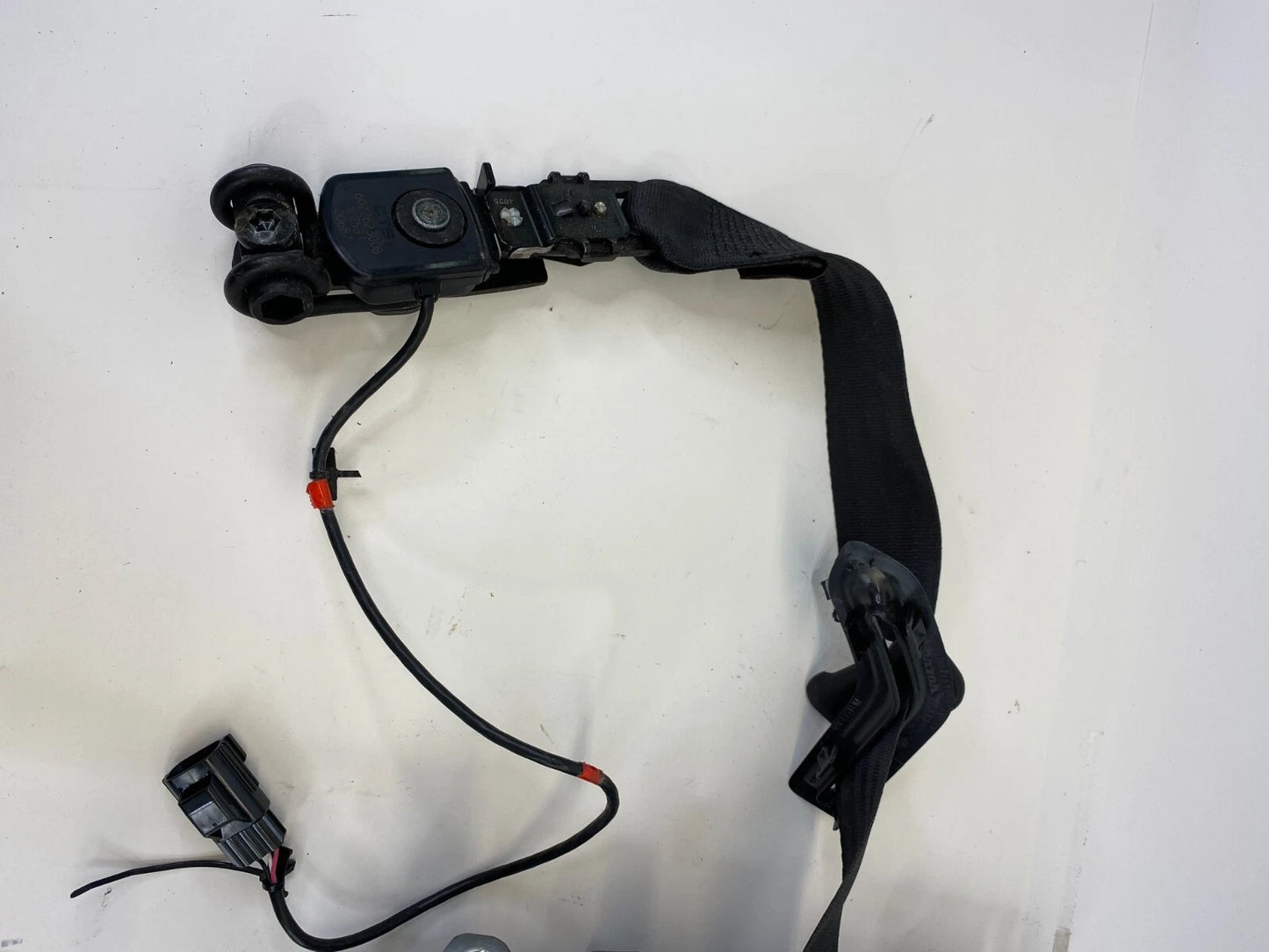2001-2004 VOLVO S40 V50 FRONT RIGHT PASSENGER SEAT BELT RETRACTOR ASSEMBLY OEM