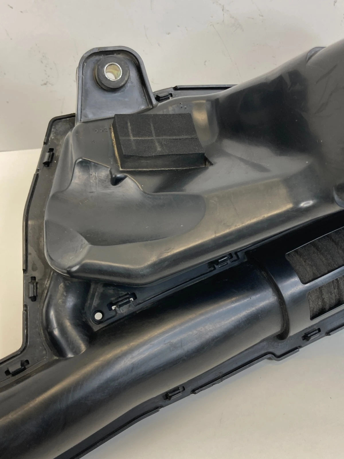 2012-2015 TOYOTA PRIUS AIR CLEANER INTAKE BOX HOUSING RESONATOR 17701-37170 OEM