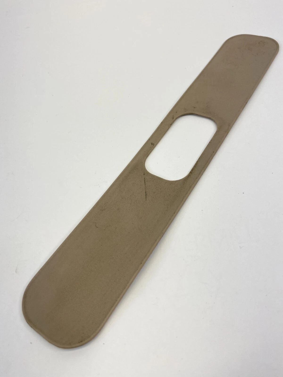 03-08 TOYOTA COROLLA FRONT RIGHT SEAT BELT SHOULDER ANCHOR COVER CAP 73237-07010