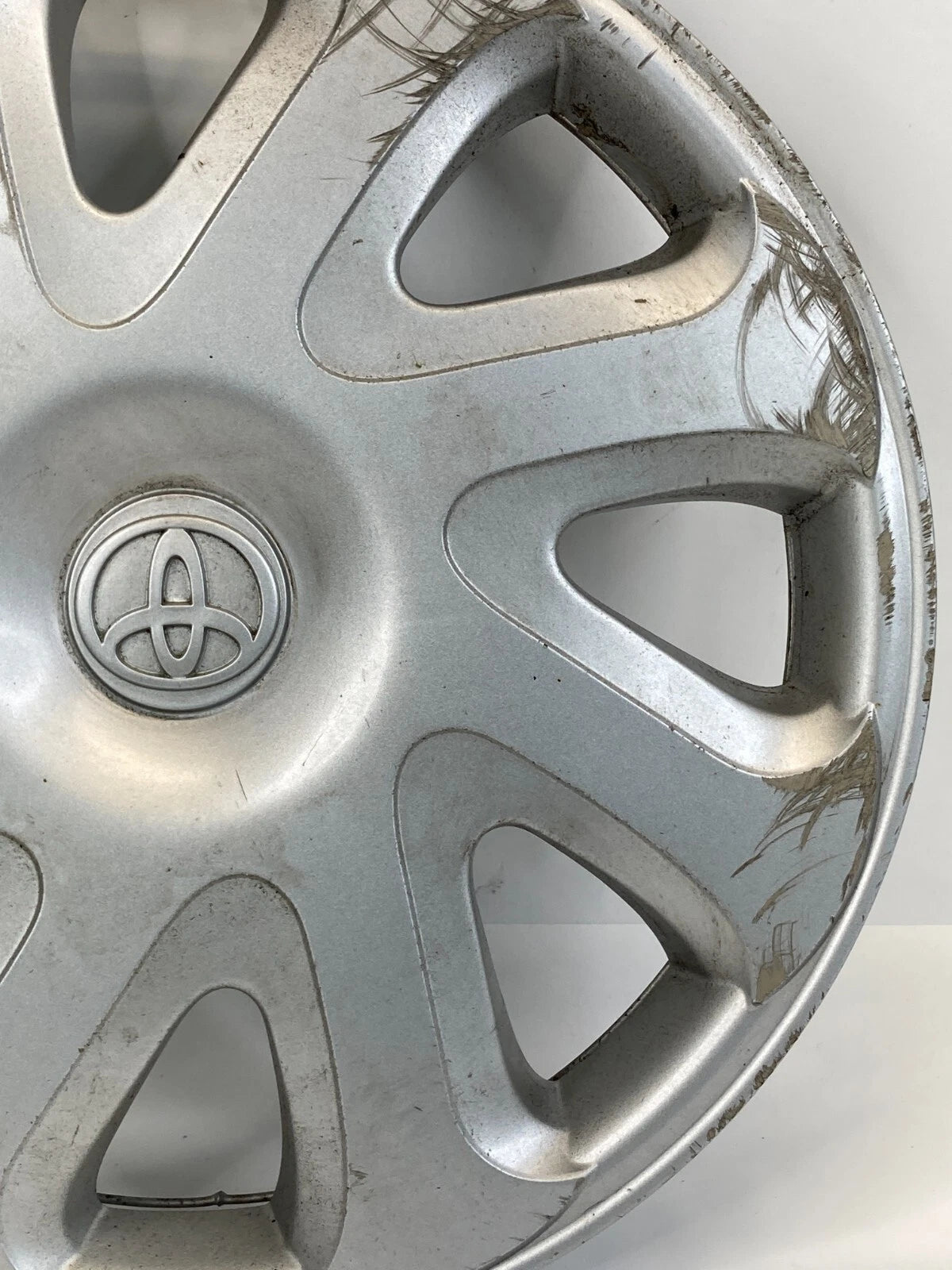 2000 2001 2002 TOYOTA COROLLA RIM WHEEL CENTER CAP HUBCAP HUB CAP 42621AB030 OEM