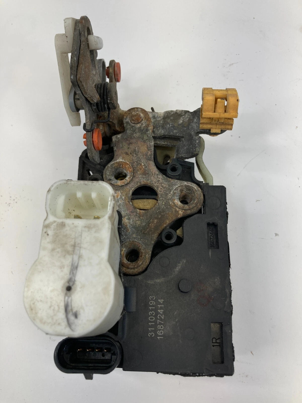03-06 AVALANCHE 1500 TAHOE REAR RIGHT BACK SIDE DOOR LOCK LATCH ASSY 16872414