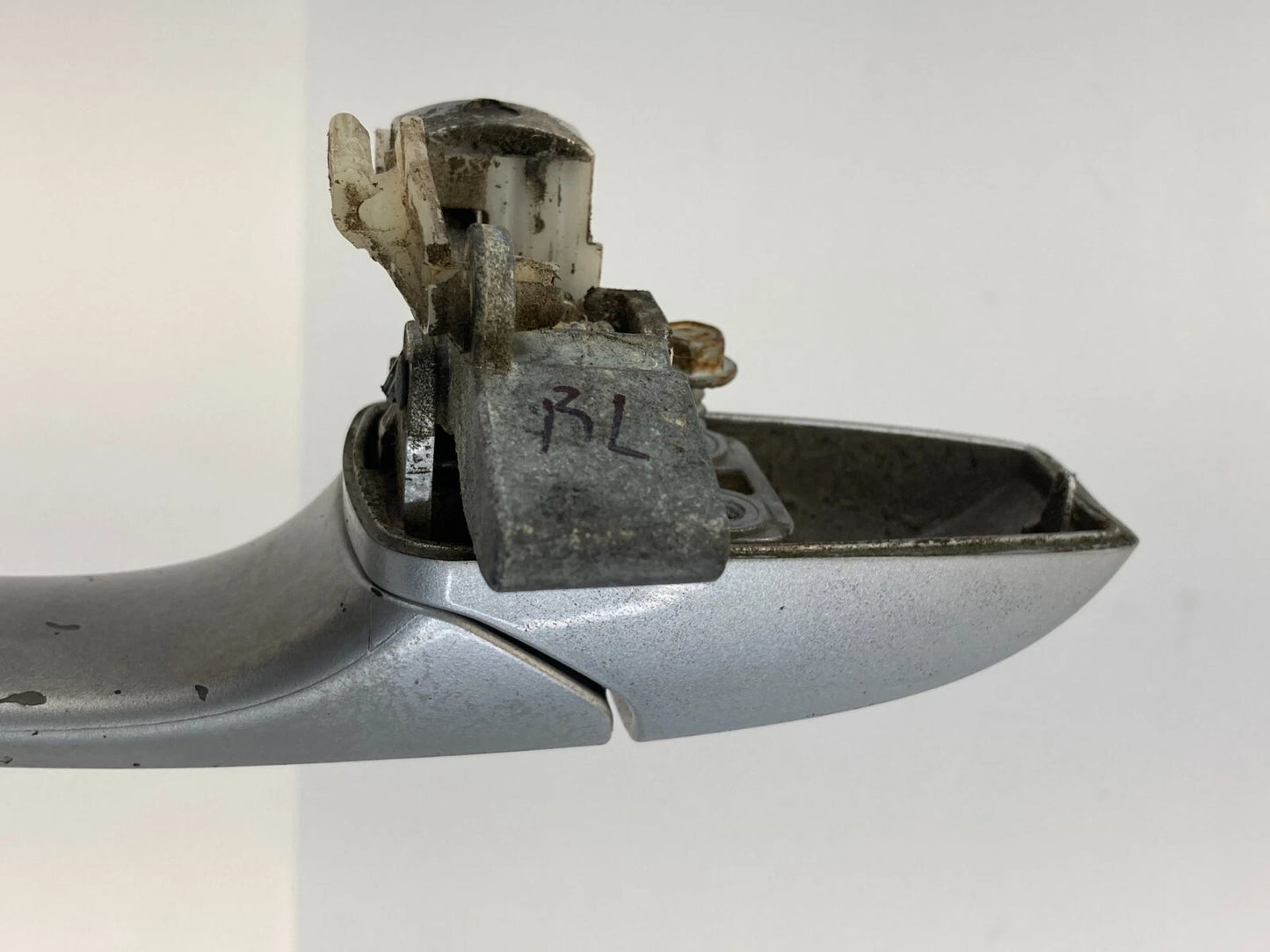 05 06 07 08 09 10 CHRYSLER 300 REAR LEFT SIDE EXTERIOR OUTSIDE DOOR HANDLE OEM